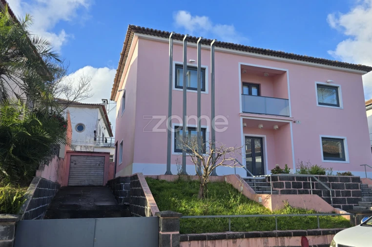 Moradia T8 para Venda em Ponta Delgada (São José) Foto 19