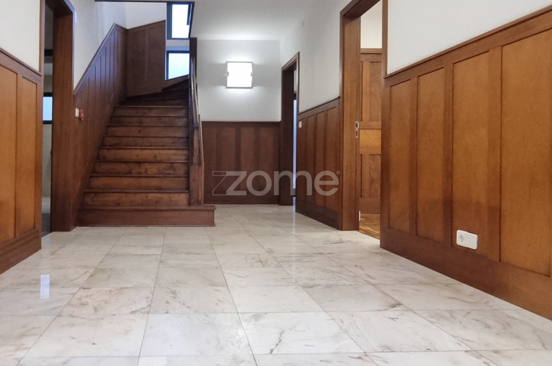 Moradia T8 para Venda em Ponta Delgada (São José) Foto 7