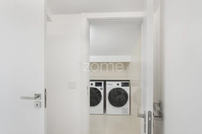 Apartamento T3 para Venda em Carcavelos e Parede