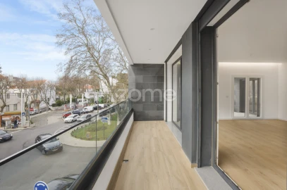 Apartamento T3 para Venda em Carcavelos e Parede