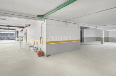 Apartamento T3 para Venda em Carcavelos e Parede