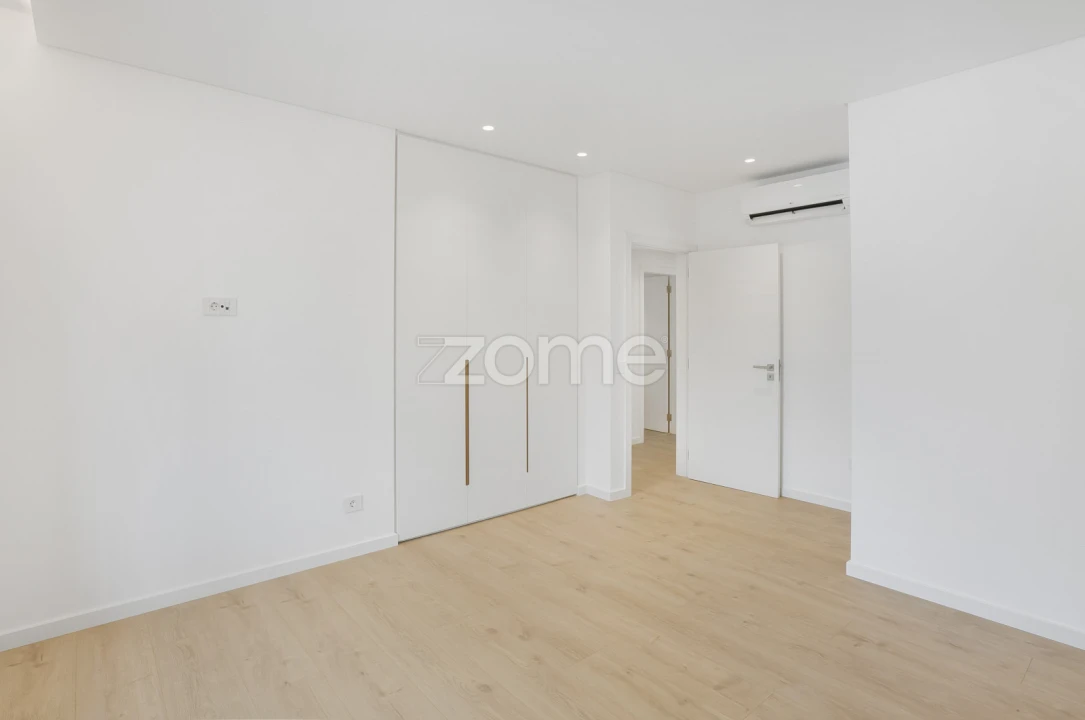 Apartamento T3 para Venda em Carcavelos e Parede Foto 9