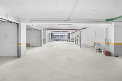 Apartamento T3 para Venda em Carcavelos e Parede