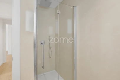 Apartamento T3 para Venda em Carcavelos e Parede
