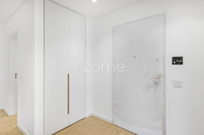 Apartamento T3 para Venda em Carcavelos e Parede