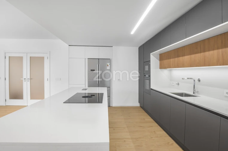 Apartamento T3 para Venda em Carcavelos e Parede Foto 6