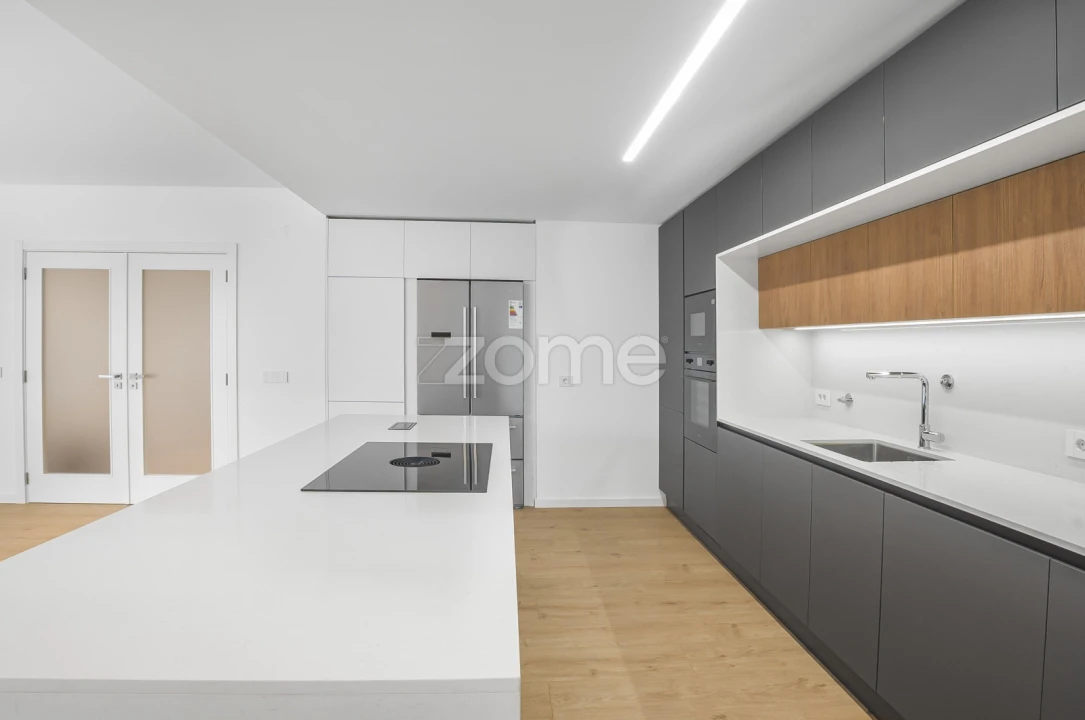 Apartamento T3 para Venda em Carcavelos e Parede Foto 4