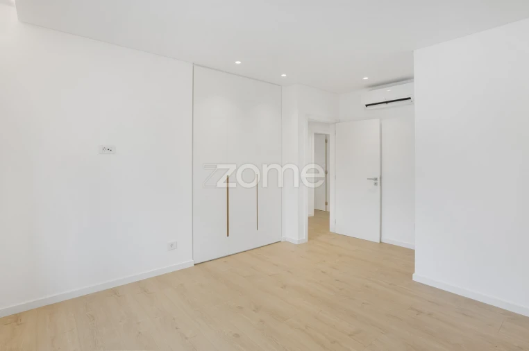 Apartamento T3 para Venda em Carcavelos e Parede Foto 11