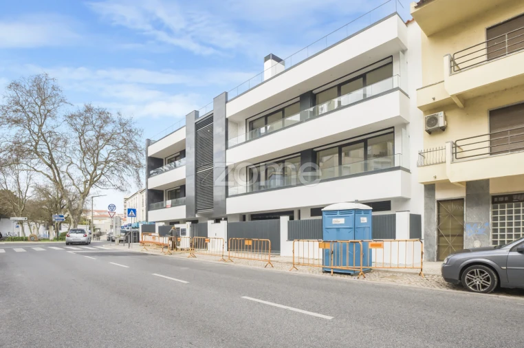 Apartamento T3 para Venda em Carcavelos e Parede Foto 30