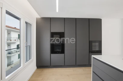 Apartamento T3 para Venda em Carcavelos e Parede