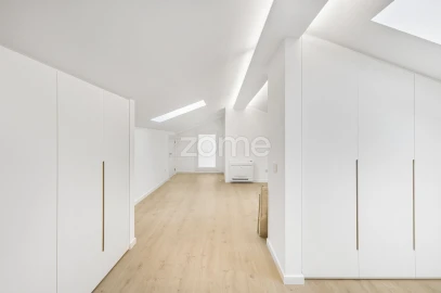 Apartamento T3 para Venda em Carcavelos e Parede