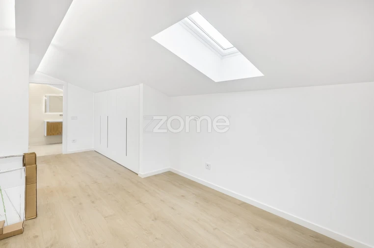 Apartamento T3 para Venda em Carcavelos e Parede Foto 28