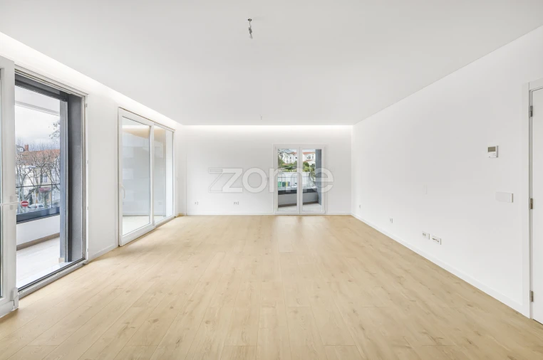 Apartamento T3 para Venda em Carcavelos e Parede Foto 13