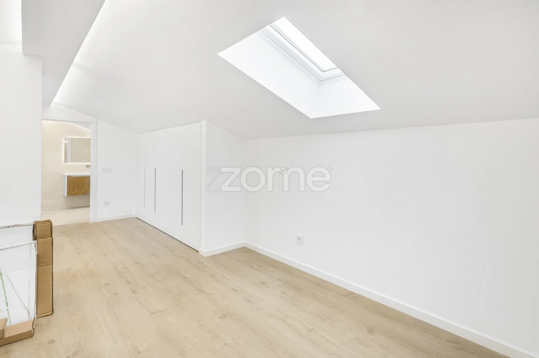 Apartamento T3 para Venda em Carcavelos e Parede Foto 28