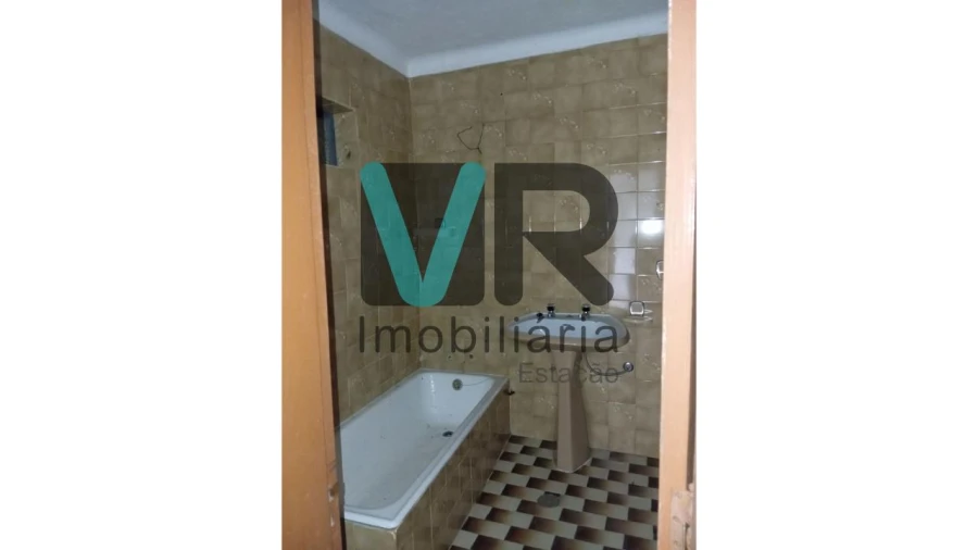 Moradia T1 para Venda em Pousada de Saramagos Foto 9