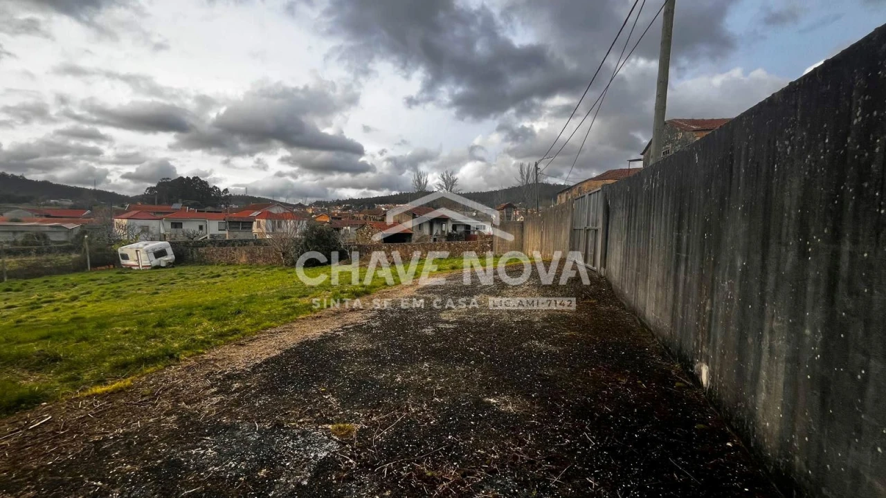 Terreno P/ Prédio para Venda em Romariz Foto 1