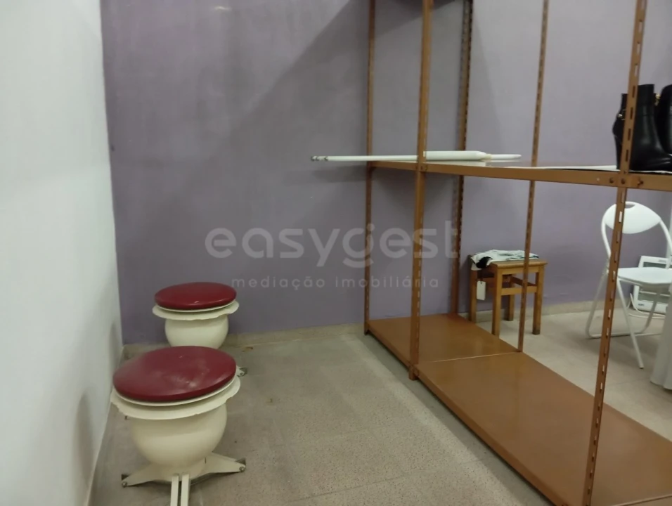 Loja para Arrendamento em Beja (Santiago Maior e São João Baptista) Foto 2