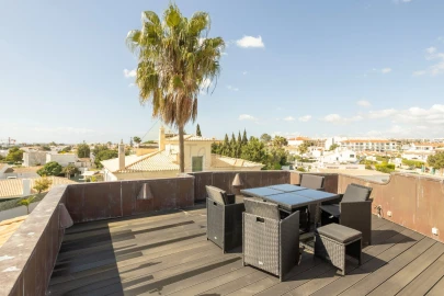 Moradia T7 para Venda em Albufeira e Olhos de Água