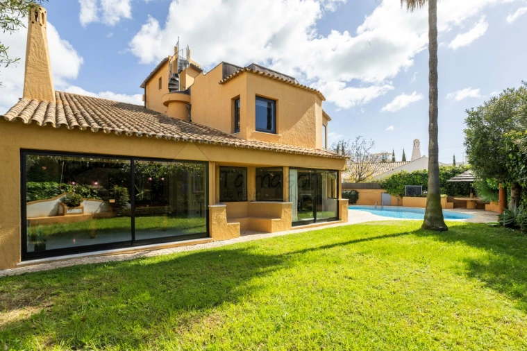 Moradia T7 para Venda em Albufeira e Olhos de Água Foto 25