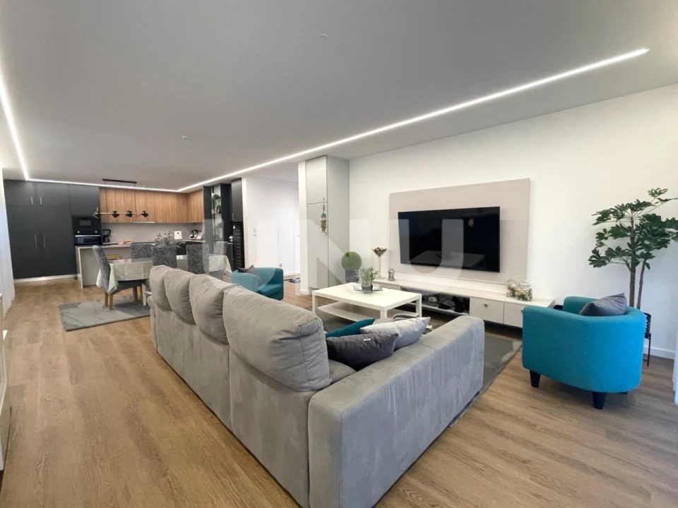 Apartamento T3 para Venda em Pico da Pedra Foto 7