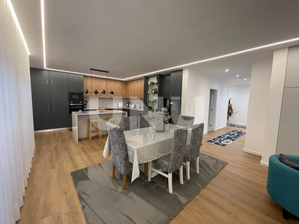 Apartamento T3 para Venda em Pico da Pedra Foto 6