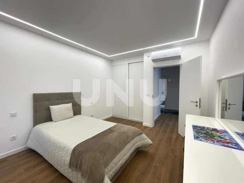 Apartamento T3 para Venda em Pico da Pedra Foto 15