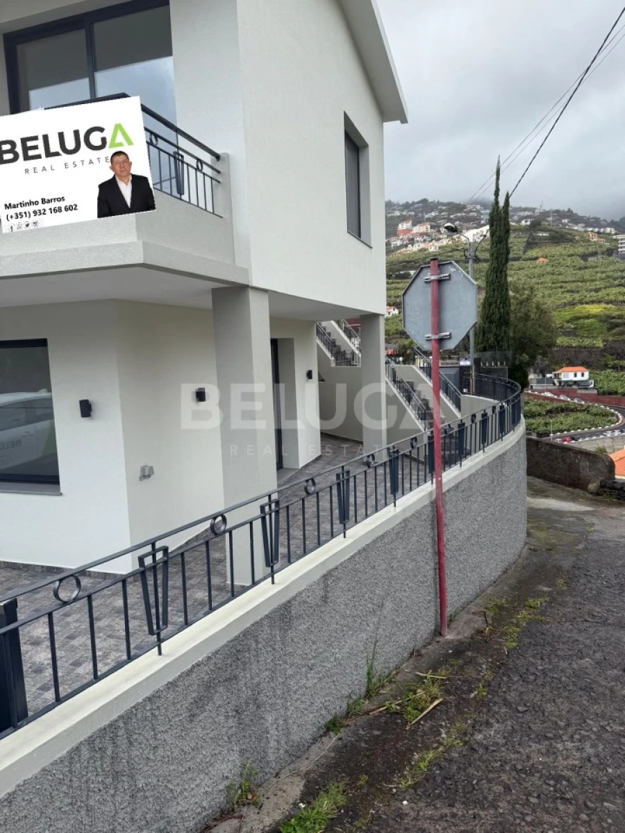 Moradia T3 para Venda em Camara de Lobos Foto 4