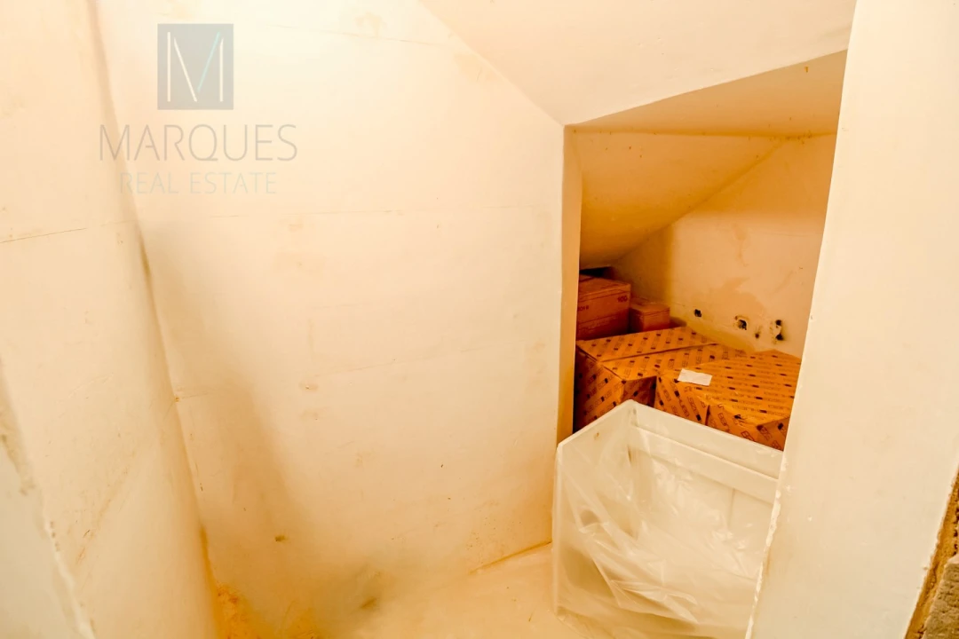 Apartamento T4 para Venda em Póvoa de Santa Iria e Forte da Casa Foto 4