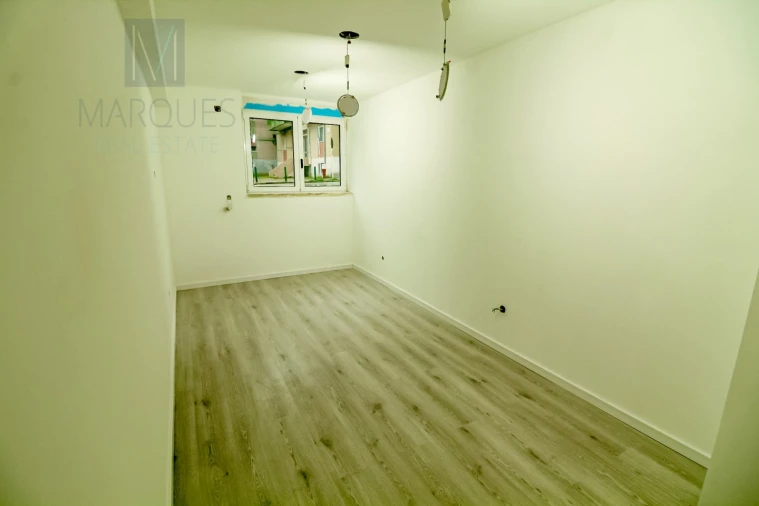 Apartamento T4 para Venda em Póvoa de Santa Iria e Forte da Casa Foto 28