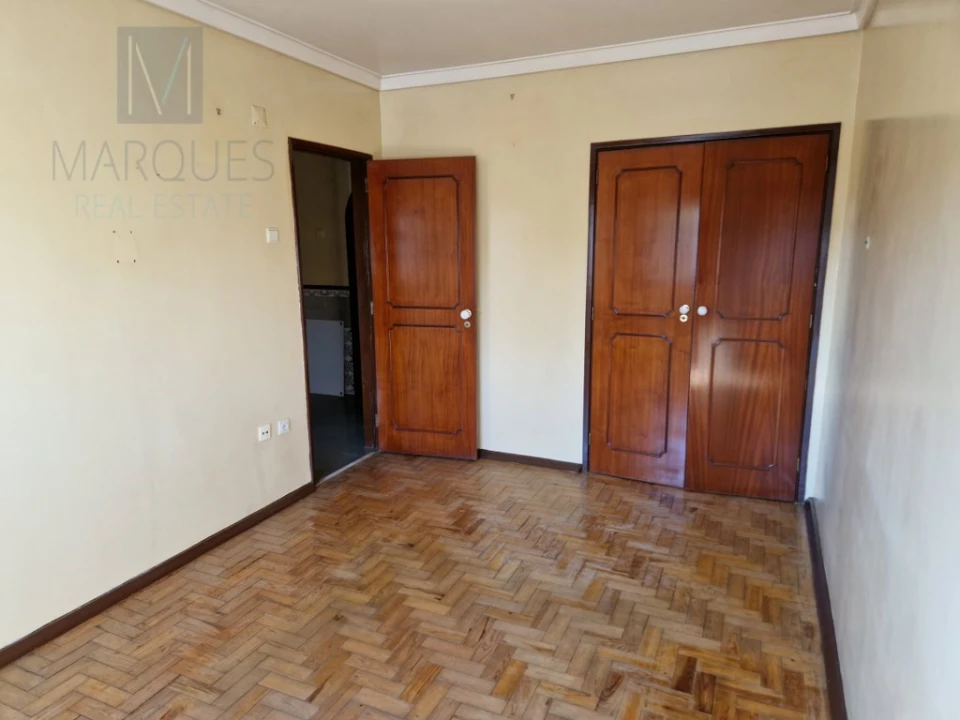 Apartamento T3 para Venda em Pontinha e Famões Foto 6