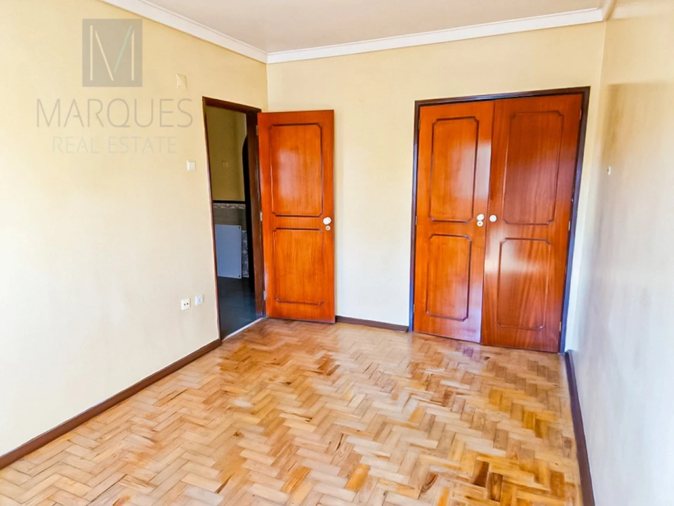 Apartamento T3 para Venda em Pontinha e Famões Foto 5