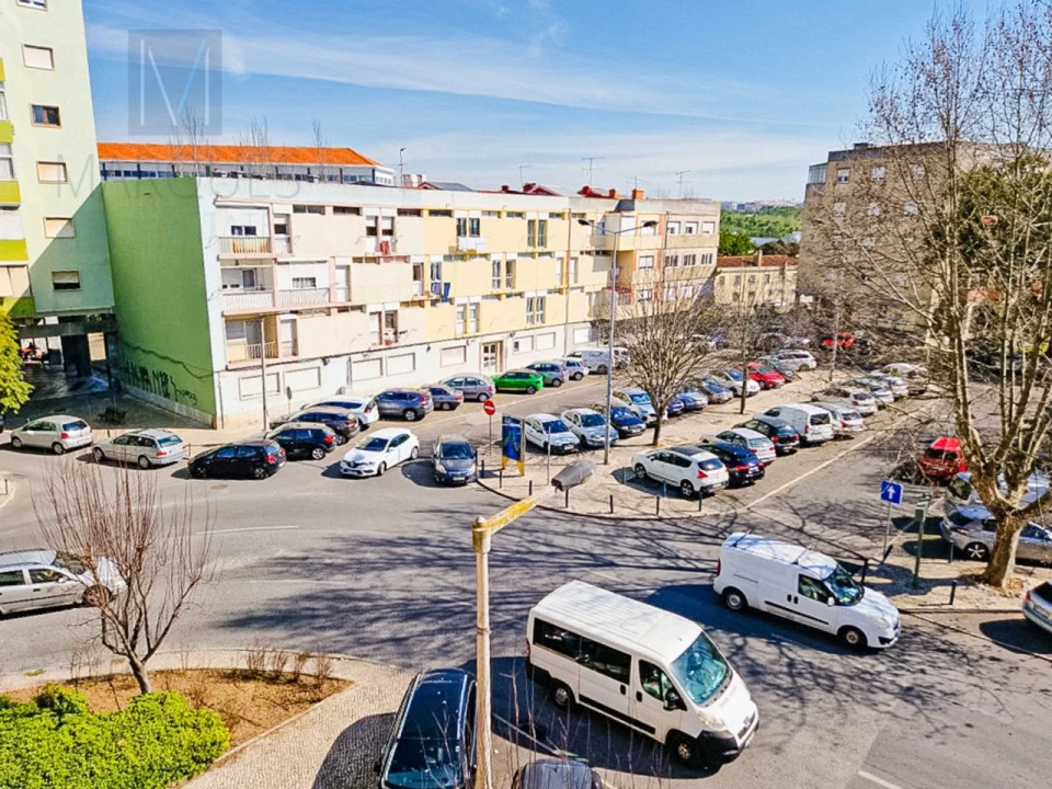 Apartamento T3 para Venda em Pontinha e Famões Foto 7