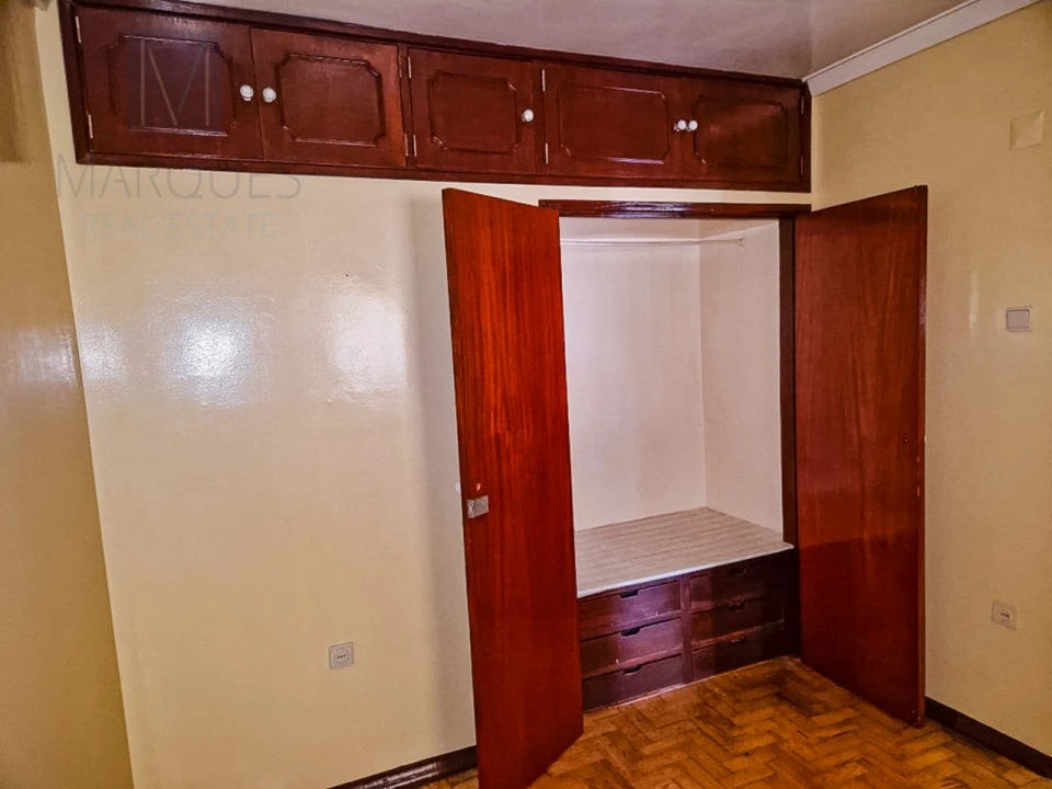 Apartamento T3 para Venda em Pontinha e Famões Foto 11