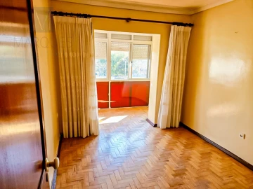Apartamento T3 para Venda em Pontinha e Famões