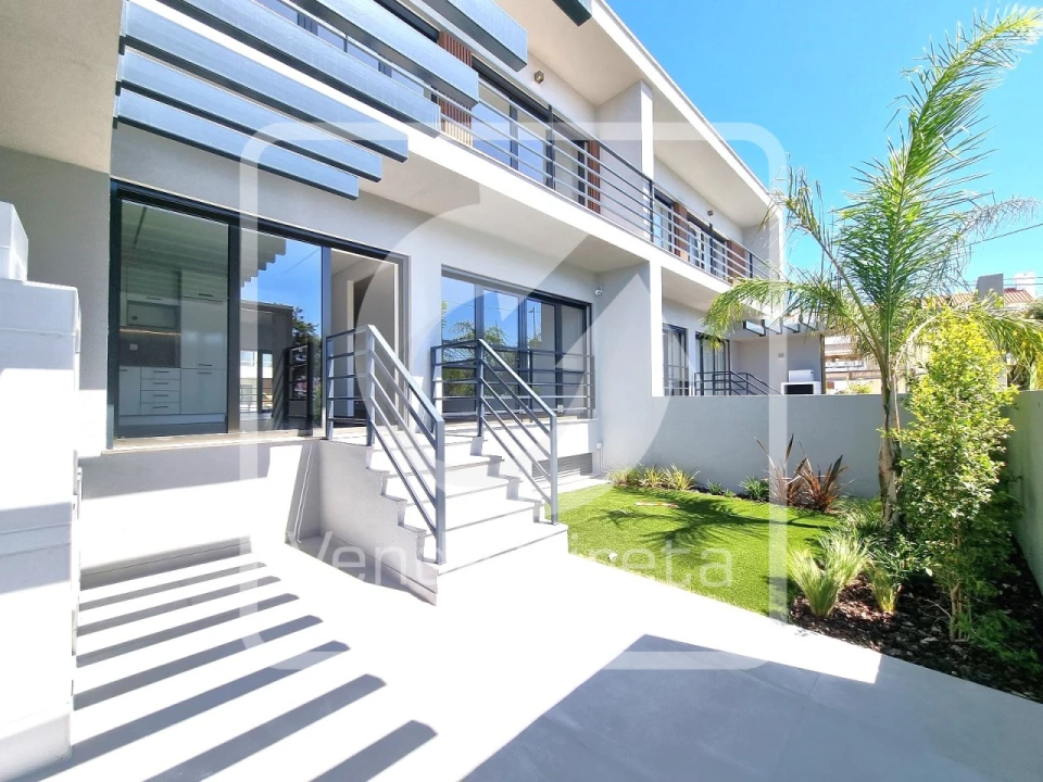 Moradia T4 para Venda em Alcochete Foto 3