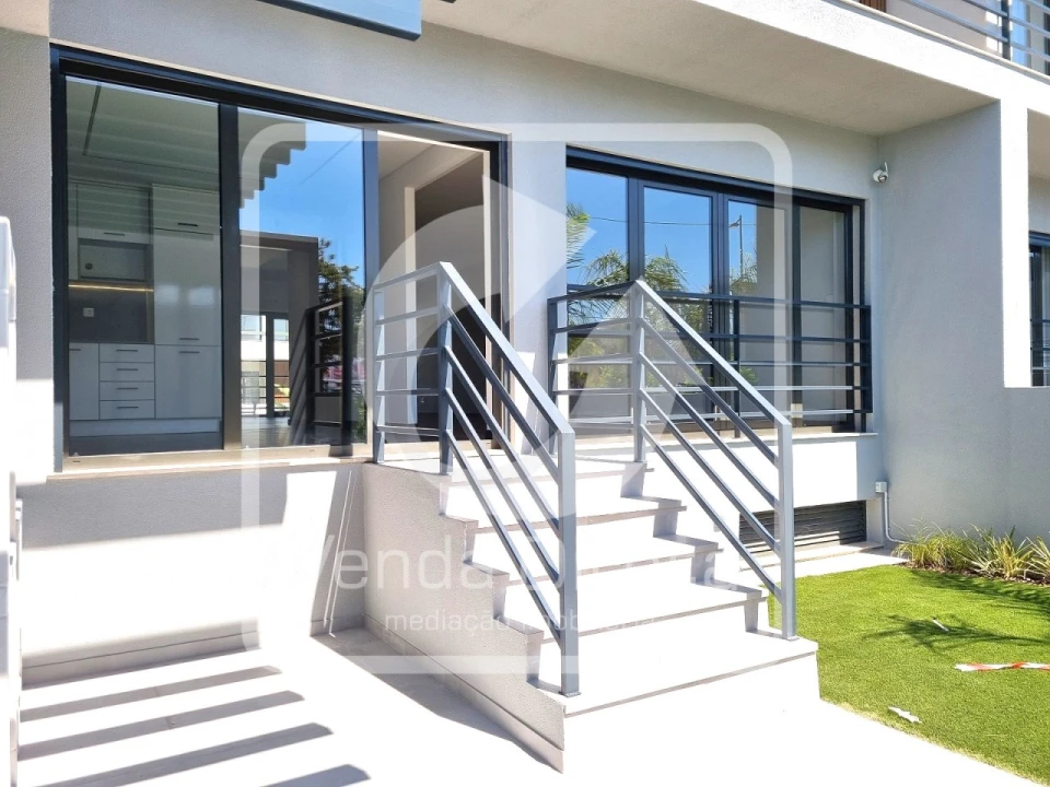 Moradia T4 para Venda em Alcochete Foto 4