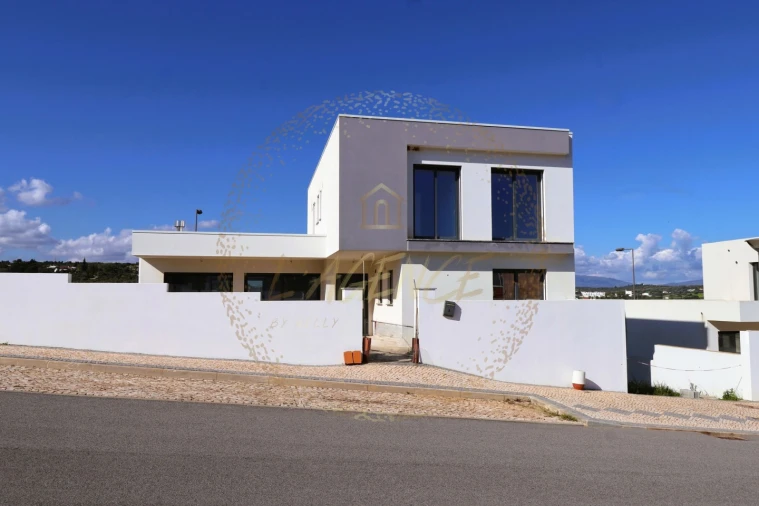 Moradia T4 para Venda em Lagos (São Sebastião e Santa Maria)