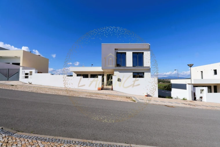 Moradia T4 para Venda em Lagos (São Sebastião e Santa Maria) Foto 43