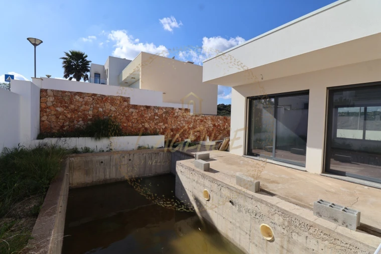 Moradia T4 para Venda em Lagos (São Sebastião e Santa Maria) Foto 38