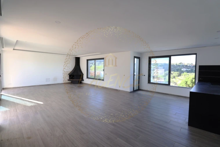 Moradia T4 para Venda em Lagos (São Sebastião e Santa Maria) Foto 10