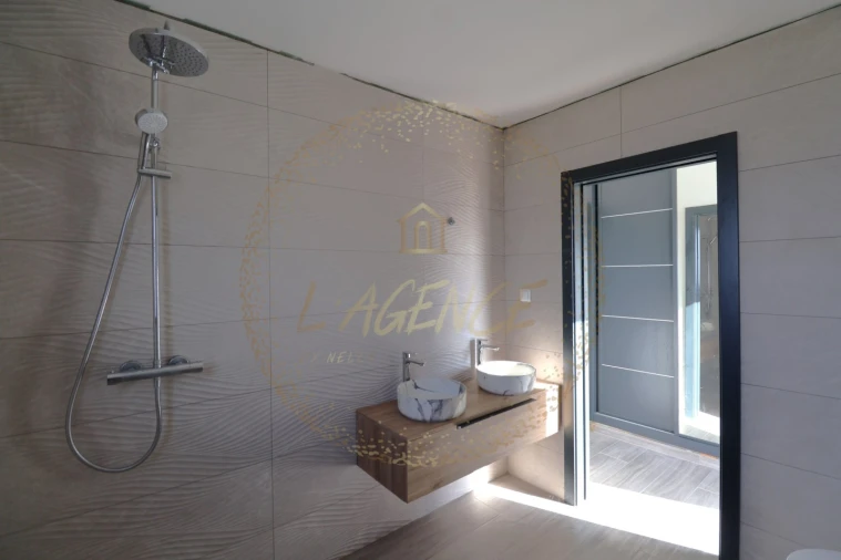 Moradia T4 para Venda em Lagos (São Sebastião e Santa Maria) Foto 31