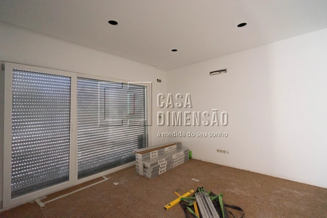 Moradia T4 para Venda em Charneca de Caparica e Sobreda Foto 12