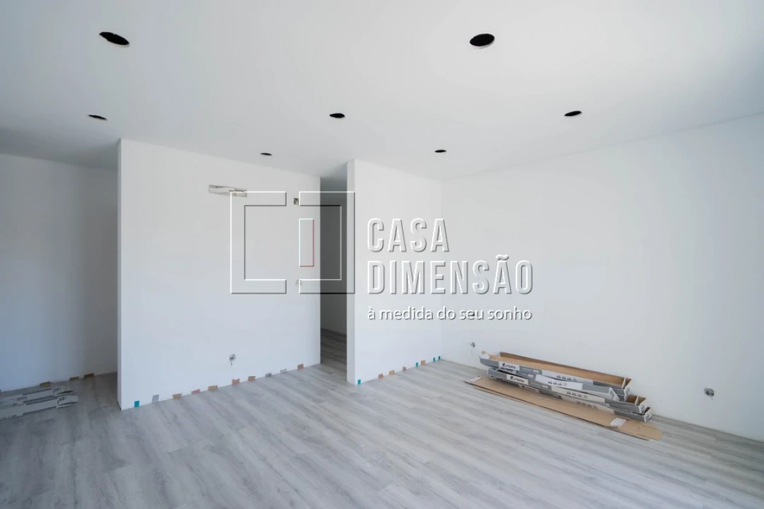 Moradia T4 para Venda em Charneca de Caparica e Sobreda Foto 18