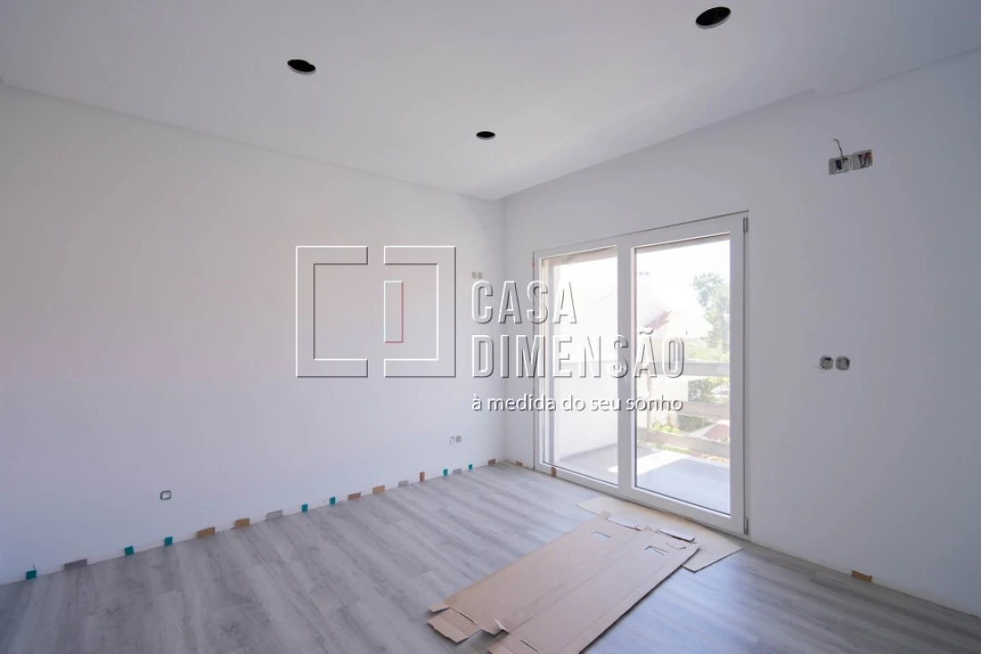 Moradia T4 para Venda em Charneca de Caparica e Sobreda Foto 23