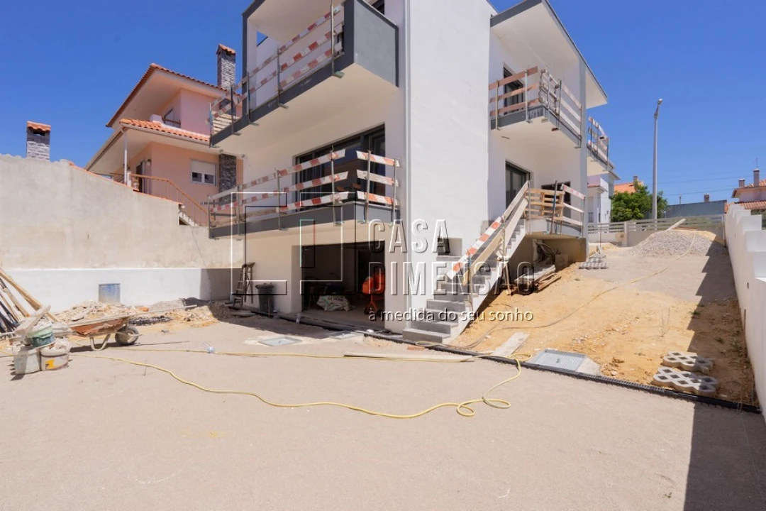 Moradia T4 para Venda em Charneca de Caparica e Sobreda Foto 37