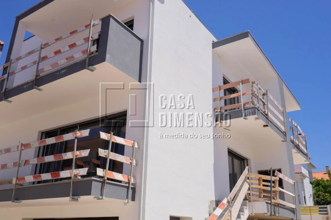 Moradia T4 para Venda em Charneca de Caparica e Sobreda Foto 40