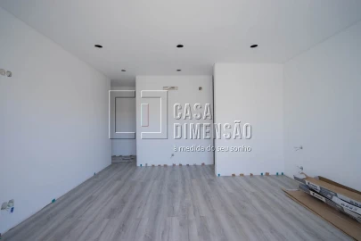 Moradia T4 para Venda em Charneca de Caparica e Sobreda