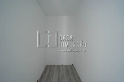 Moradia T4 para Venda em Charneca de Caparica e Sobreda