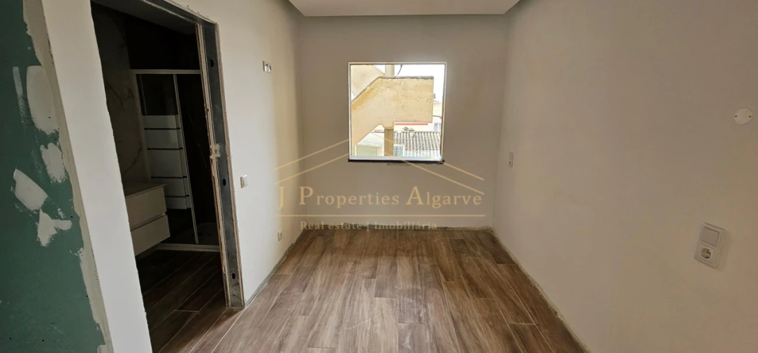 Prédio para Venda em Faro (Sé e São Pedro) Foto 8