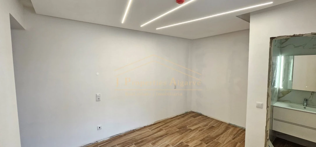 Prédio para Venda em Faro (Sé e São Pedro) Foto 22